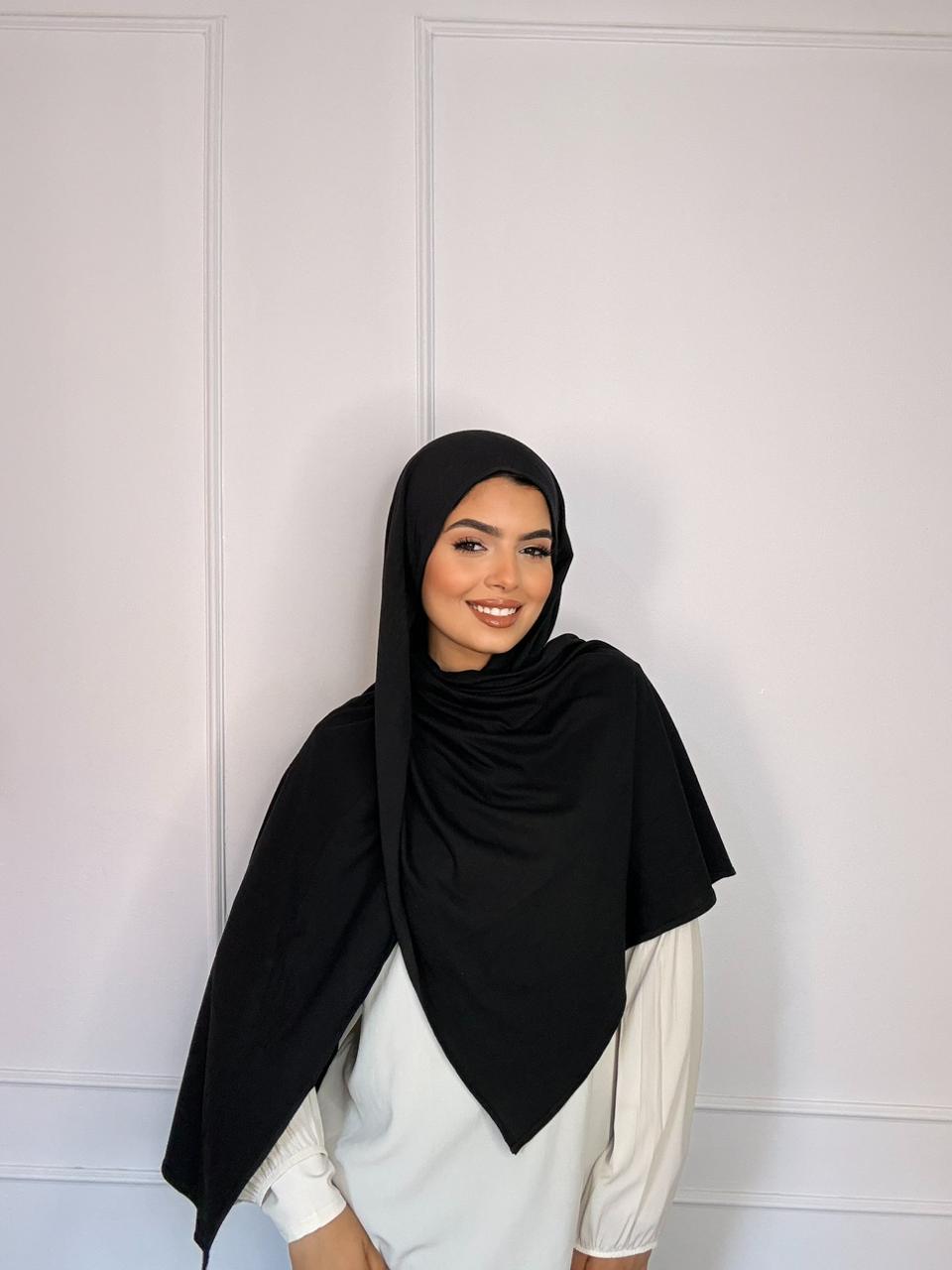 Thuraya Premium Scarf - Black