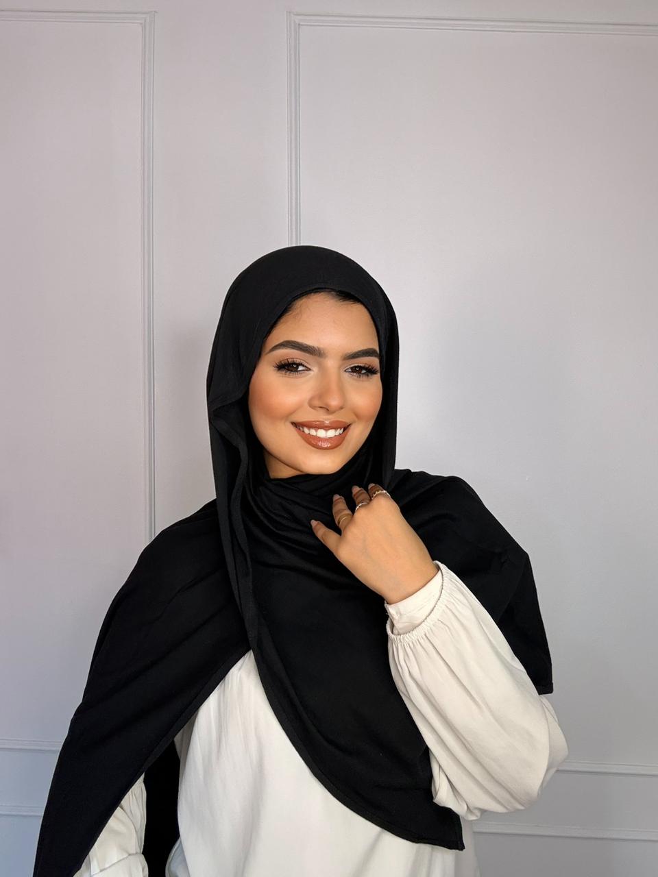 Thuraya Premium Scarf - Black